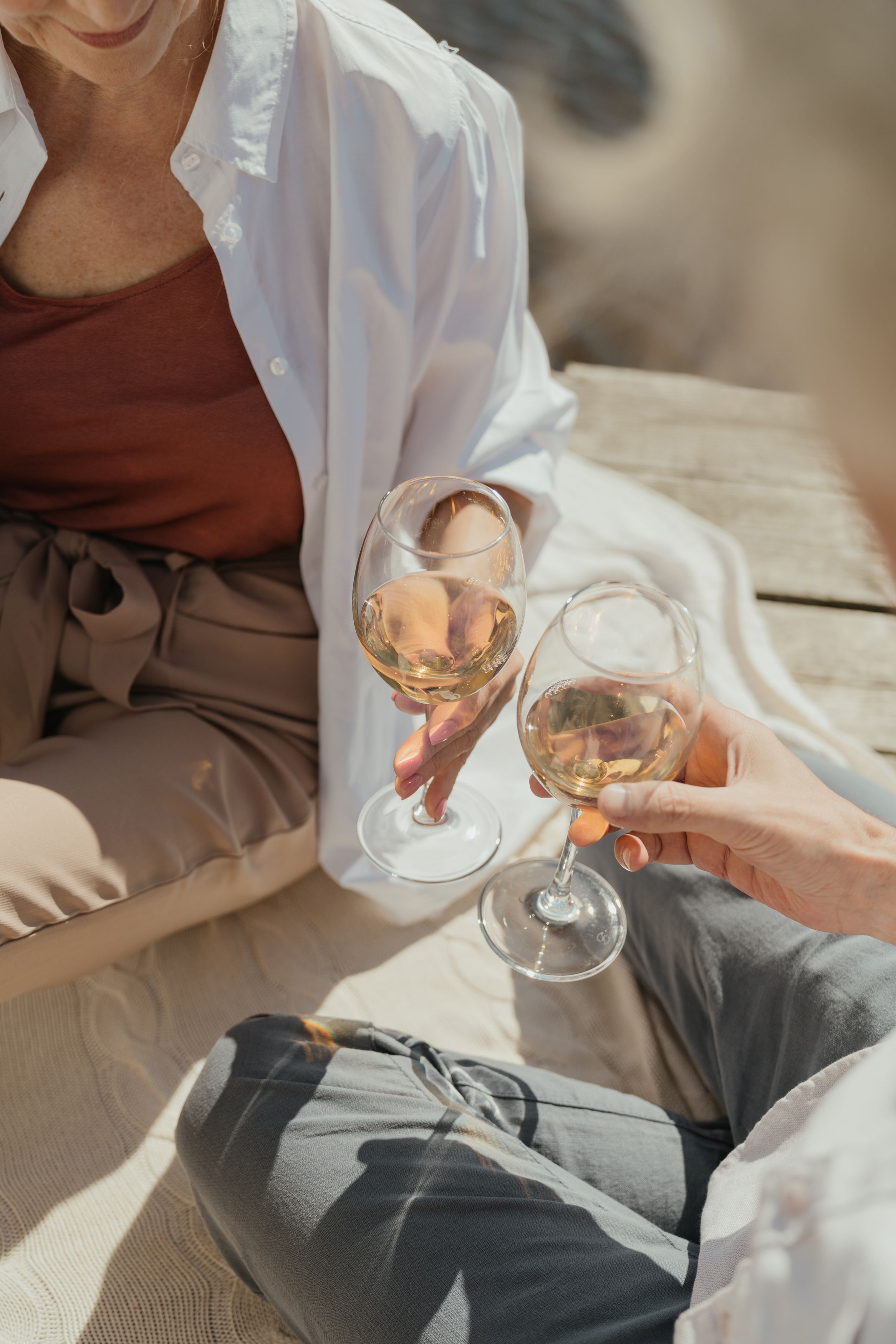 Two people sharing a toast at the retreat